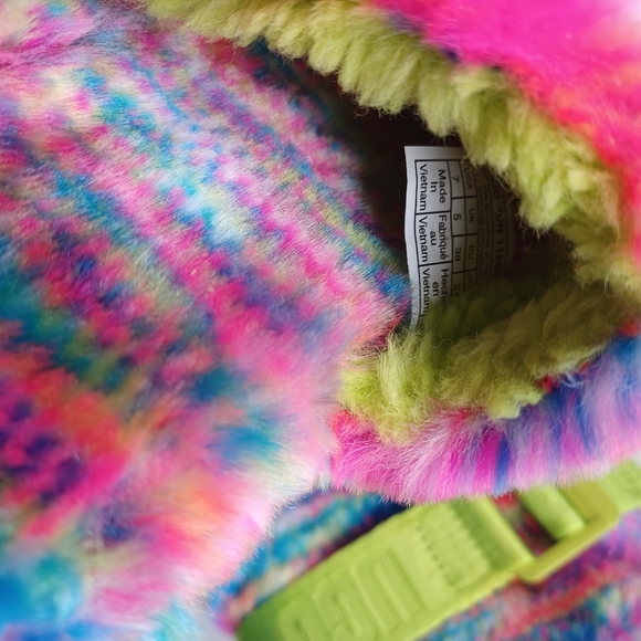 UGG Fluffita Pixelate Platform Slippers | Size 7 | NWT | Multicolor | Faux Shear - Picture 9 of 11